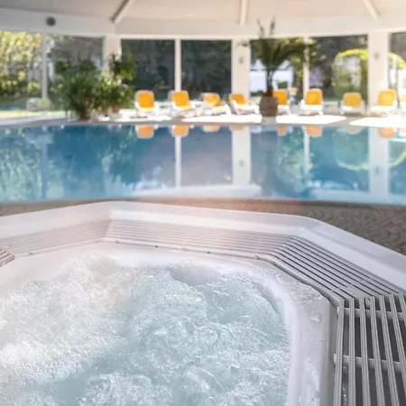 Traube Revital מלון 4*