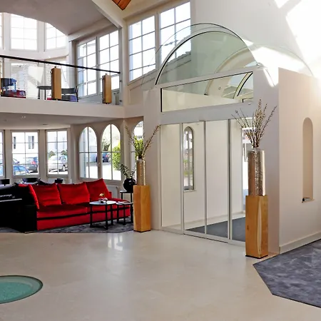 Traube Revital מלון