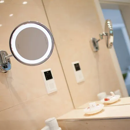 Traube Revital מלון 4*