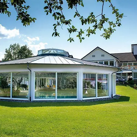 Traube Revital מלון 4*